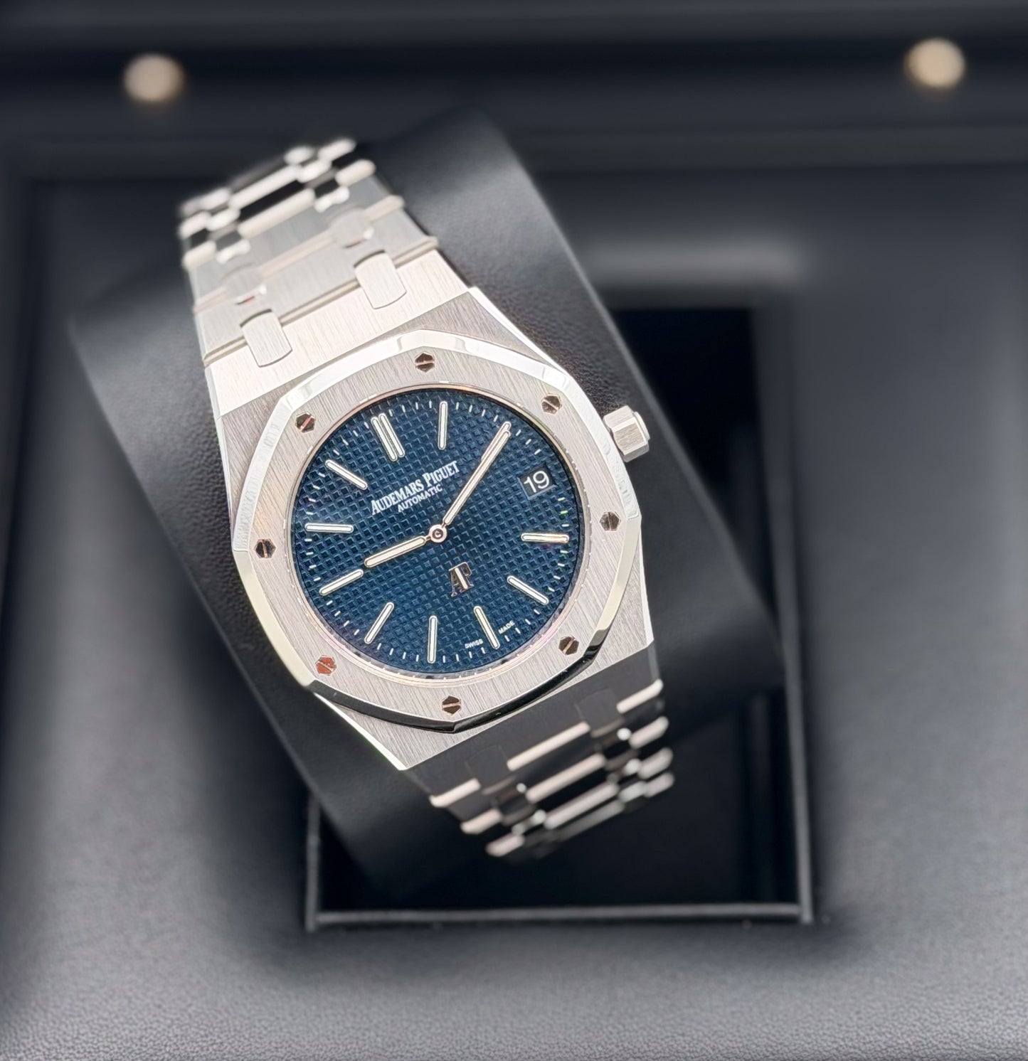 Audemars Piguet Royal OAK Jumbo Extra-thin Blue Dial Ref. 15202ST.OO.1240ST.01