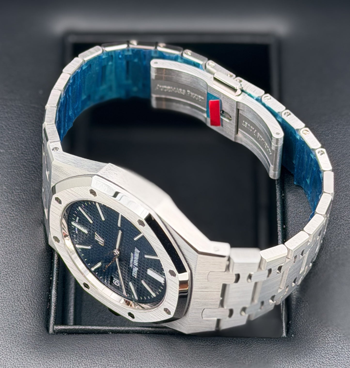 Audemars Piguet Royal OAK Jumbo Extra-thin Blue Dial Ref. 15202ST.OO.1240ST.01